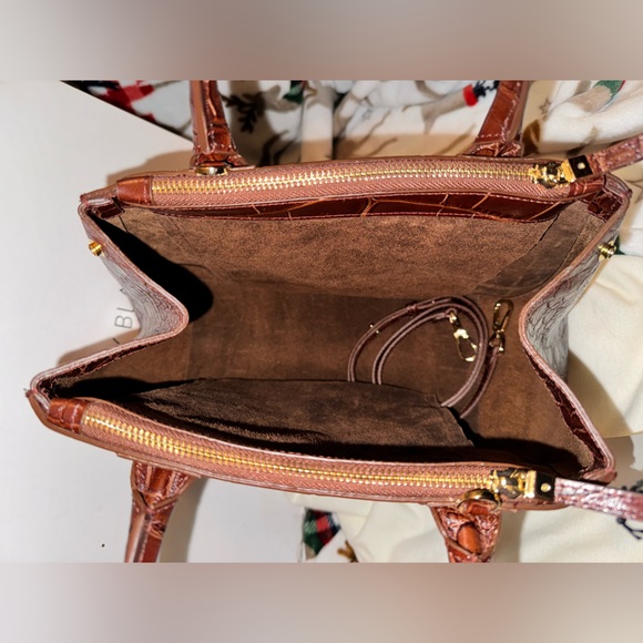 Teddy Blake Vera Croco
Crafted in Italy - Picture 5 of 10